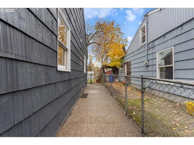 $535,000 | 9740 North Van Houten Avenue, Portland, OR 97203