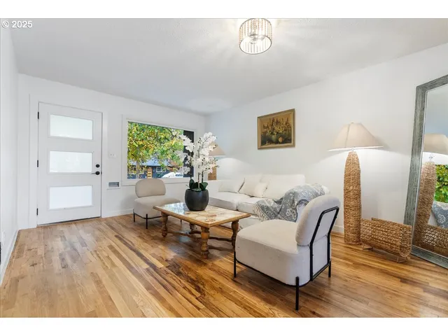 $535,000 | 9740 North Van Houten Avenue, Portland, OR 97203