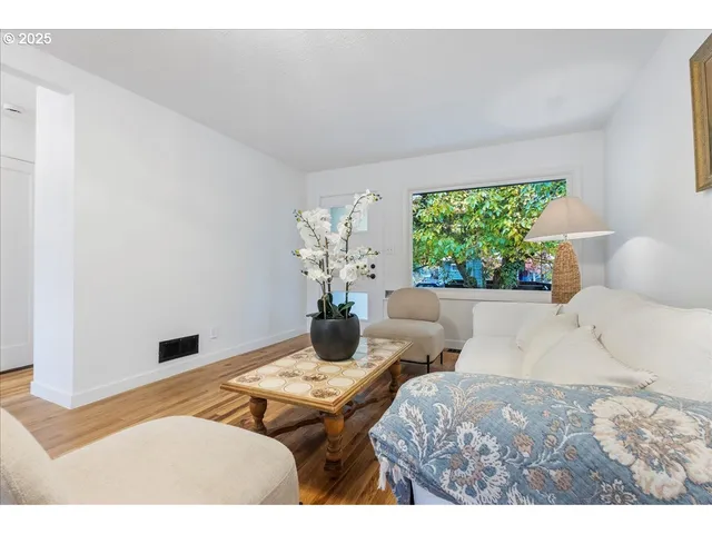 $535,000 | 9740 North Van Houten Avenue, Portland, OR 97203