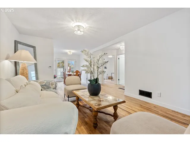 $535,000 | 9740 North Van Houten Avenue, Portland, OR 97203