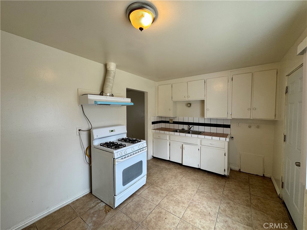 2719 Maxson Road, Unit C El Monte, CA 91732 - Photo 3 of 7 Gallery Image 3