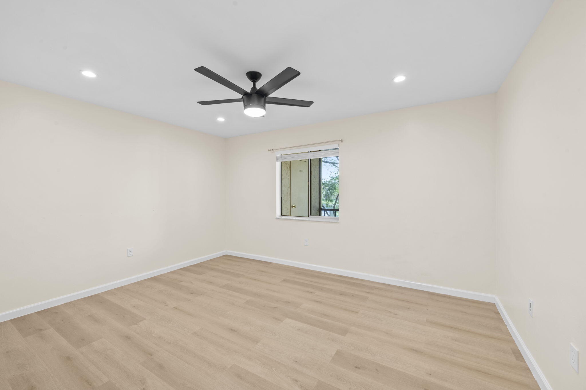 830 Southwest 9th St Circle, Unit 204 Boca Raton, FL 33486 - Photo 6 of 17 Bedroom