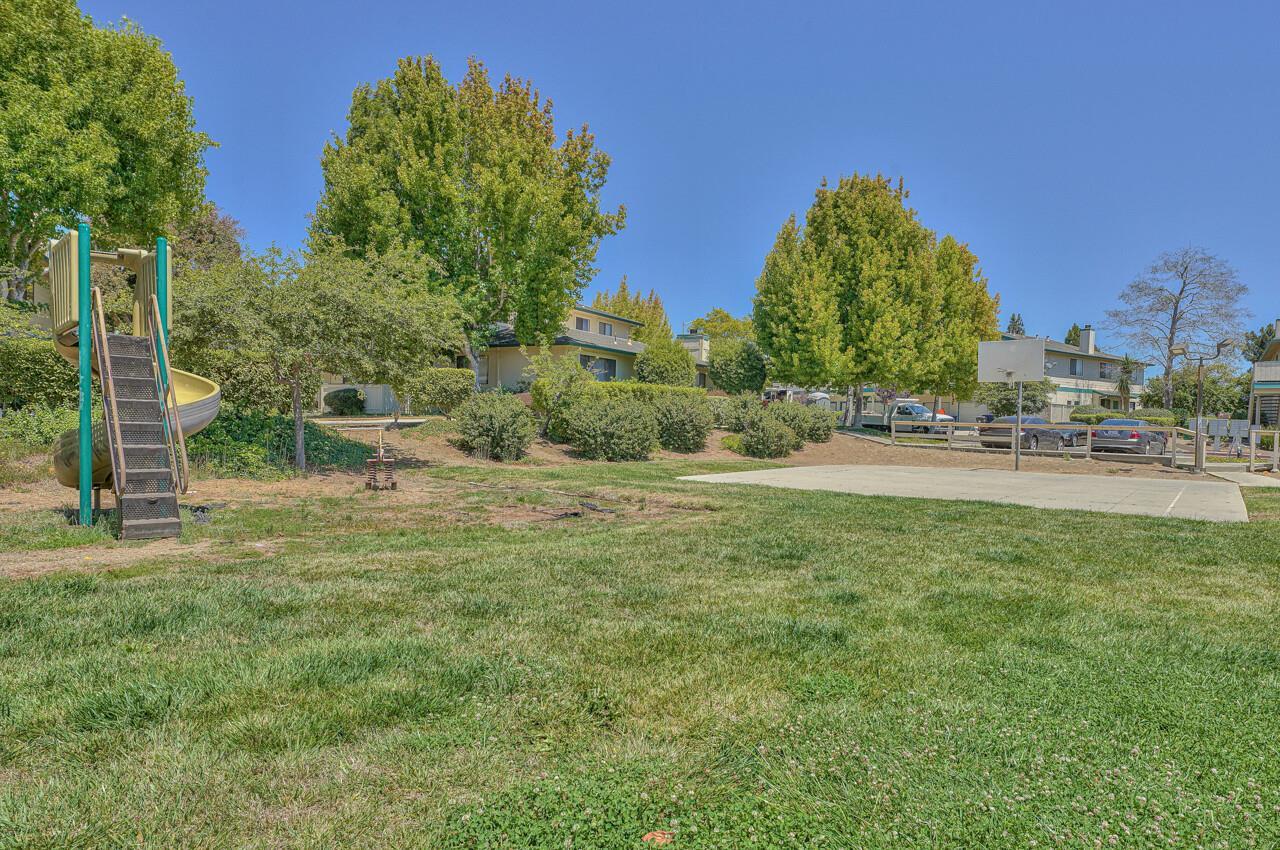 225 Silver Leaf Drive, Unit C Watsonville, CA 95076 - Photo 23 of 24 a view of a garden
