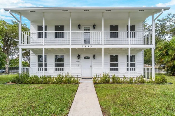 $5,300 | 2233 Dock Street, West Palm Beach, FL 33401