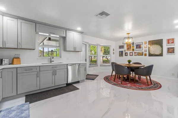$5,300 | 2233 Dock Street, West Palm Beach, FL 33401