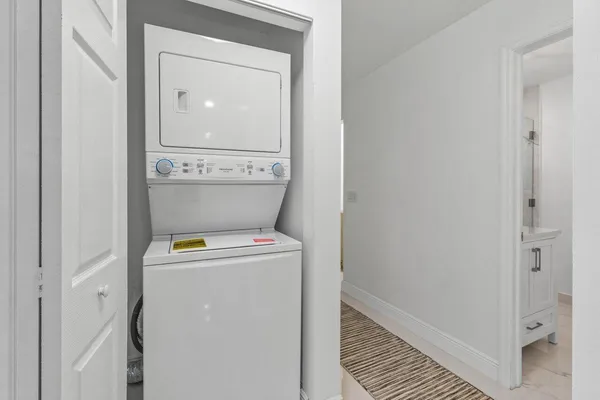 $5,300 | 2233 Dock Street, West Palm Beach, FL 33401