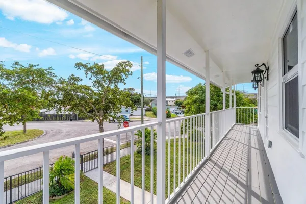 $5,300 | 2233 Dock Street, West Palm Beach, FL 33401