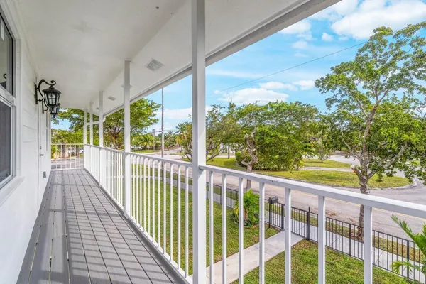 $5,300 | 2233 Dock Street, West Palm Beach, FL 33401