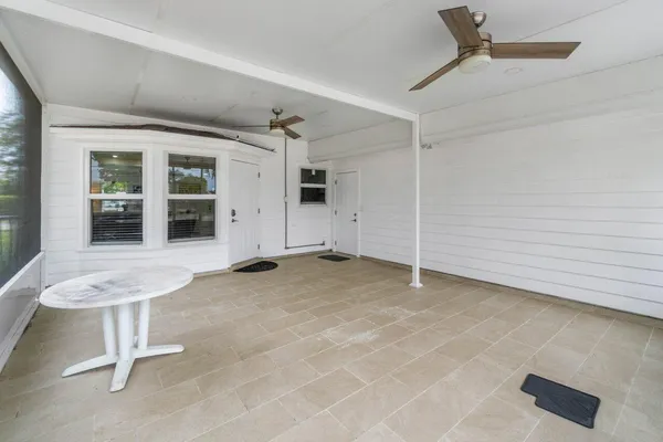 $5,300 | 2233 Dock Street, West Palm Beach, FL 33401