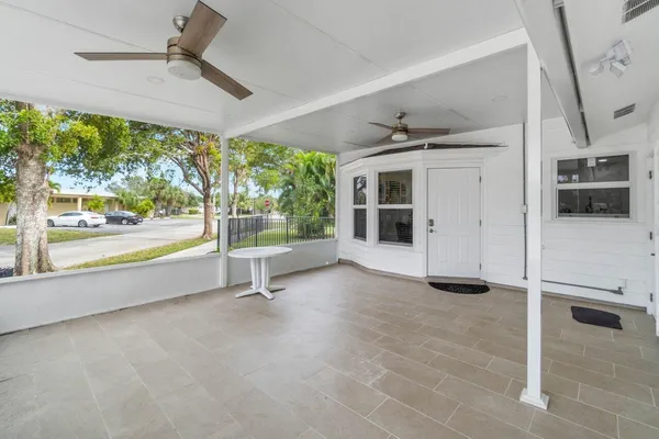 $5,300 | 2233 Dock Street, West Palm Beach, FL 33401