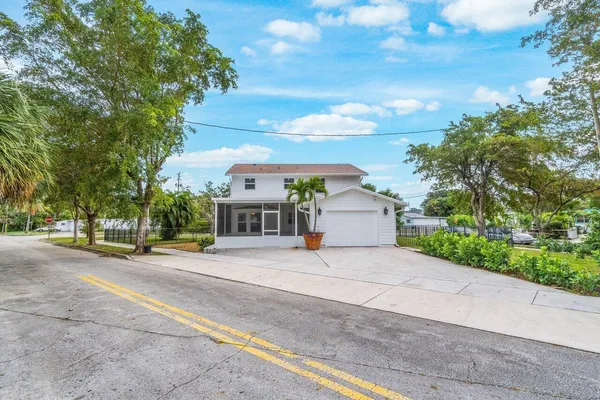 $5,300 | 2233 Dock Street, West Palm Beach, FL 33401