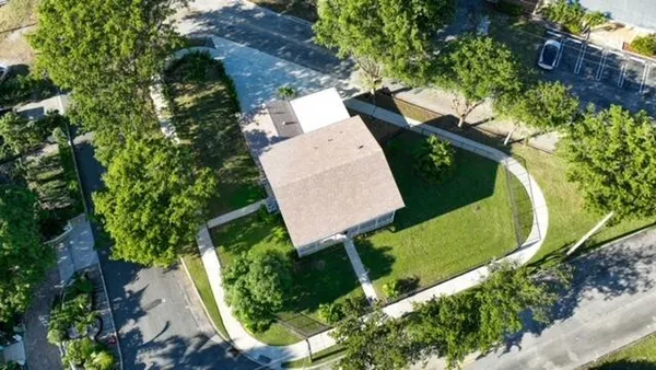 $5,300 | 2233 Dock Street, West Palm Beach, FL 33401