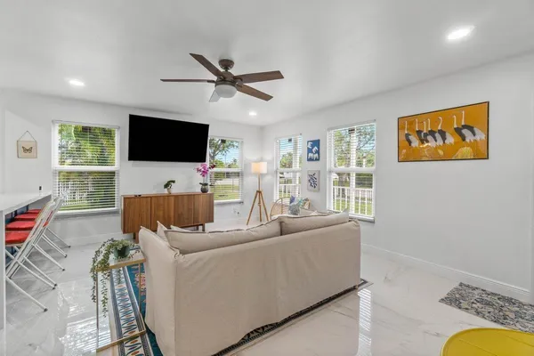 $5,300 | 2233 Dock Street, West Palm Beach, FL 33401