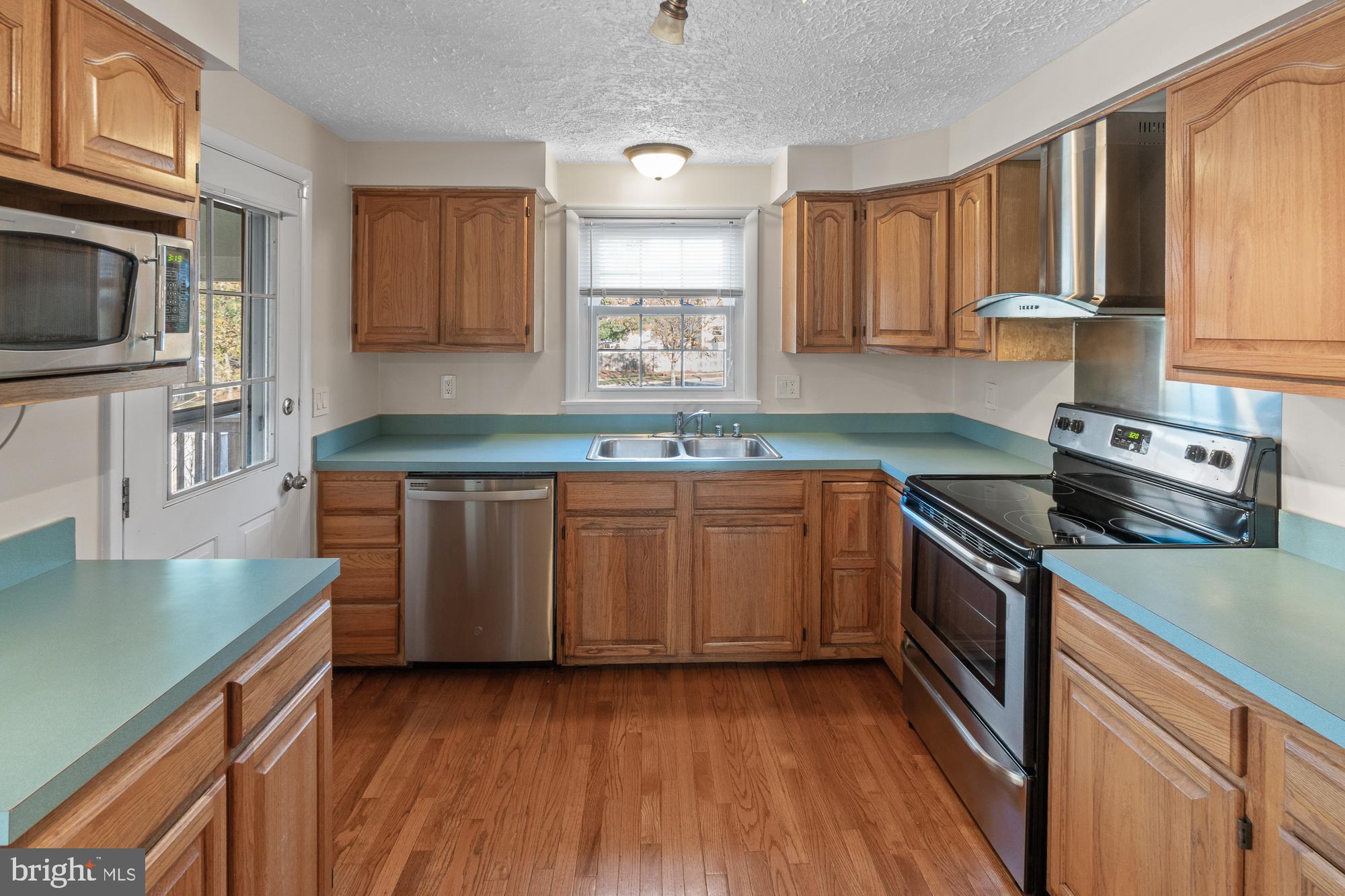 18907 Perrone Drive Germantown, MD 20874 - Photo 18 of 39