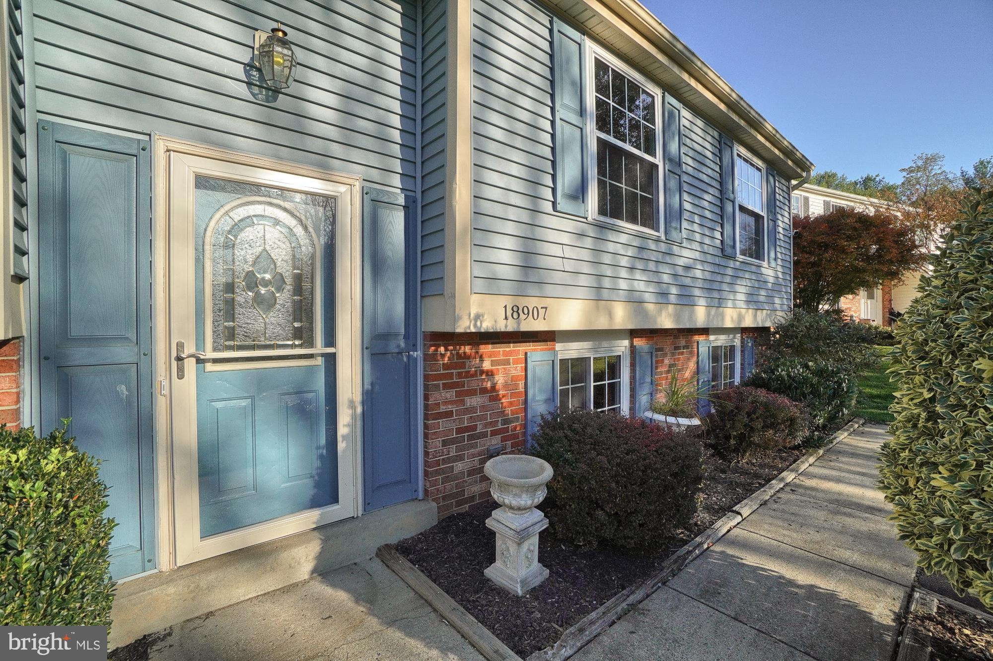 18907 Perrone Drive Germantown, MD 20874 - Photo 4 of 39