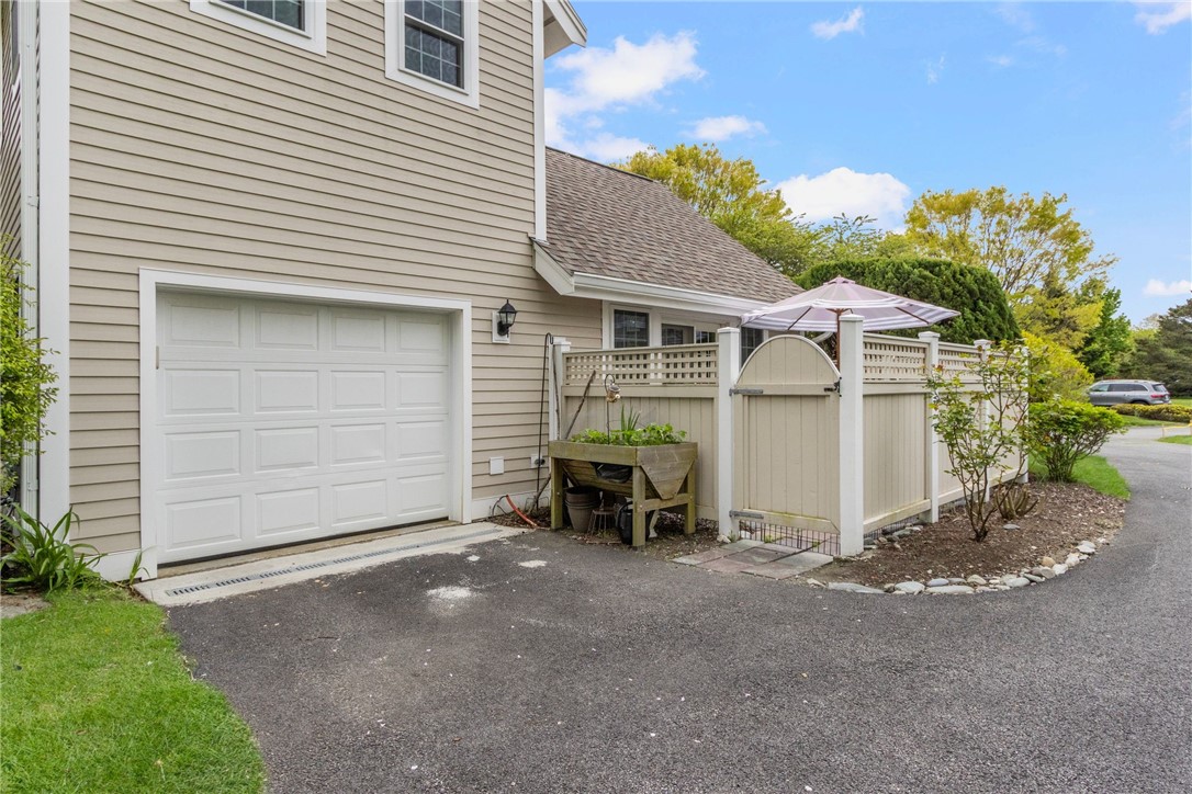 213 Corey Lane, Unit 213 Middletown, RI 02842 - Photo 38 of 40