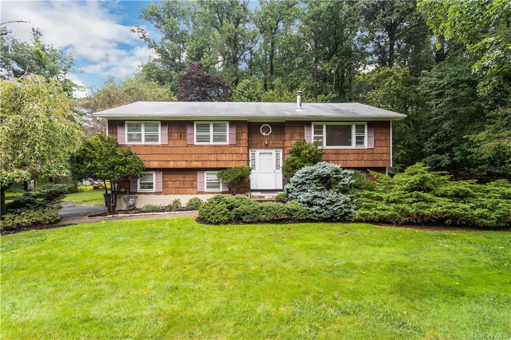 25 Skylark Drive Spring Valley, NY 10977 - Photo 1 of 23 exterior