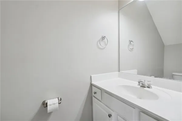 $2,000 | 920 Prestwyck Court, Alpharetta, GA 30004