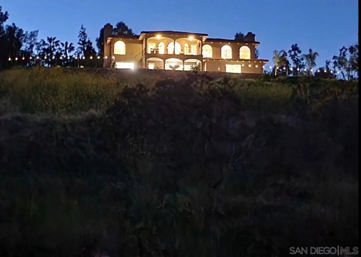 7087 Rancho Santa Fe View Court Rancho Santa Fe, CA 92067 - Photo 34 of 60 Gallery Image 34