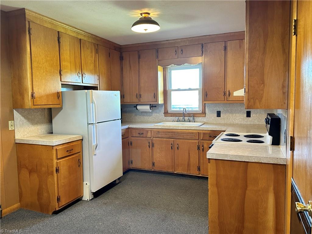 87 Oak Ridge Road Cana, VA 24317 - Photo 6 of 46