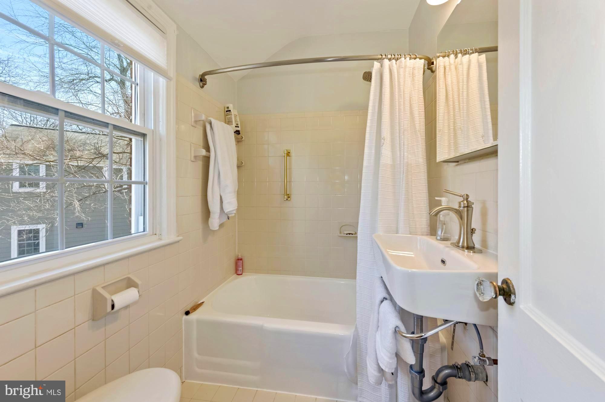 300 St Lawrence Drive Silver Spring, MD 20901 - Photo 24 of 43