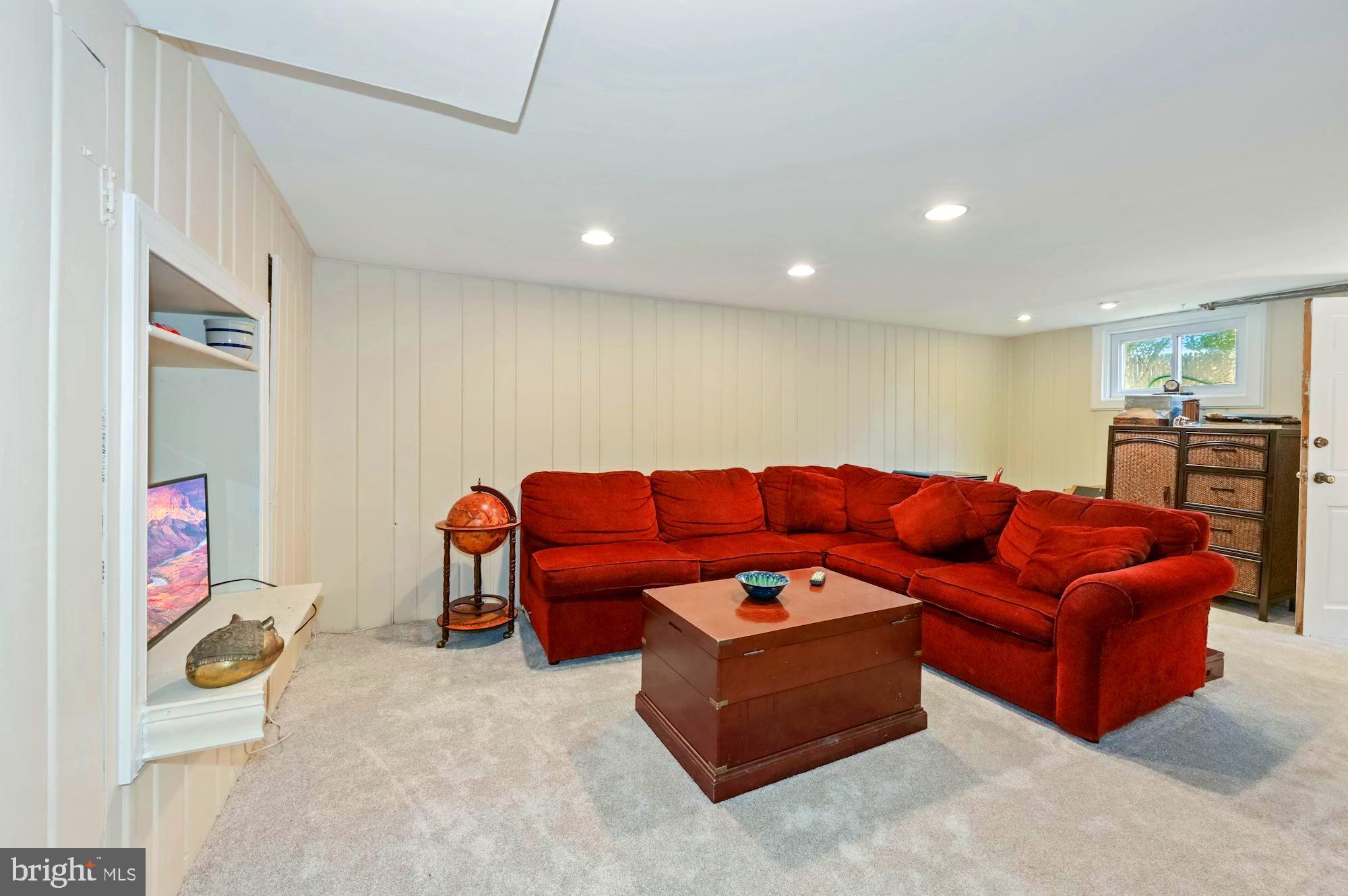 300 St Lawrence Drive Silver Spring, MD 20901 - Photo 25 of 43