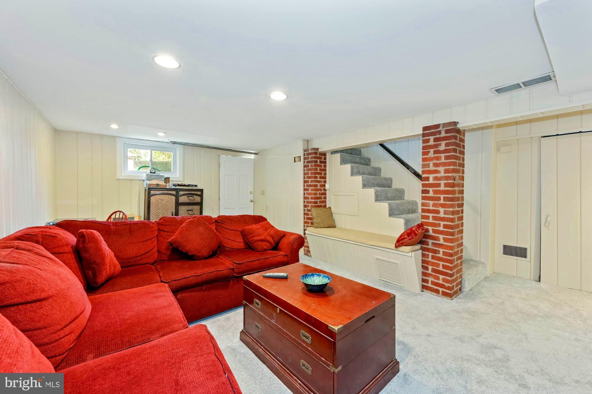 300 St Lawrence Drive Silver Spring, MD 20901 - Photo 26 of 43