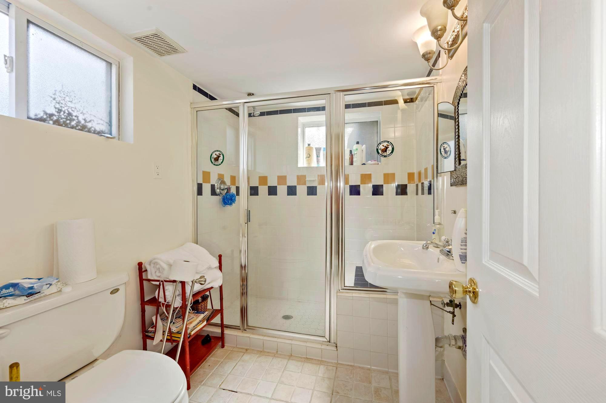 300 St Lawrence Drive Silver Spring, MD 20901 - Photo 28 of 43