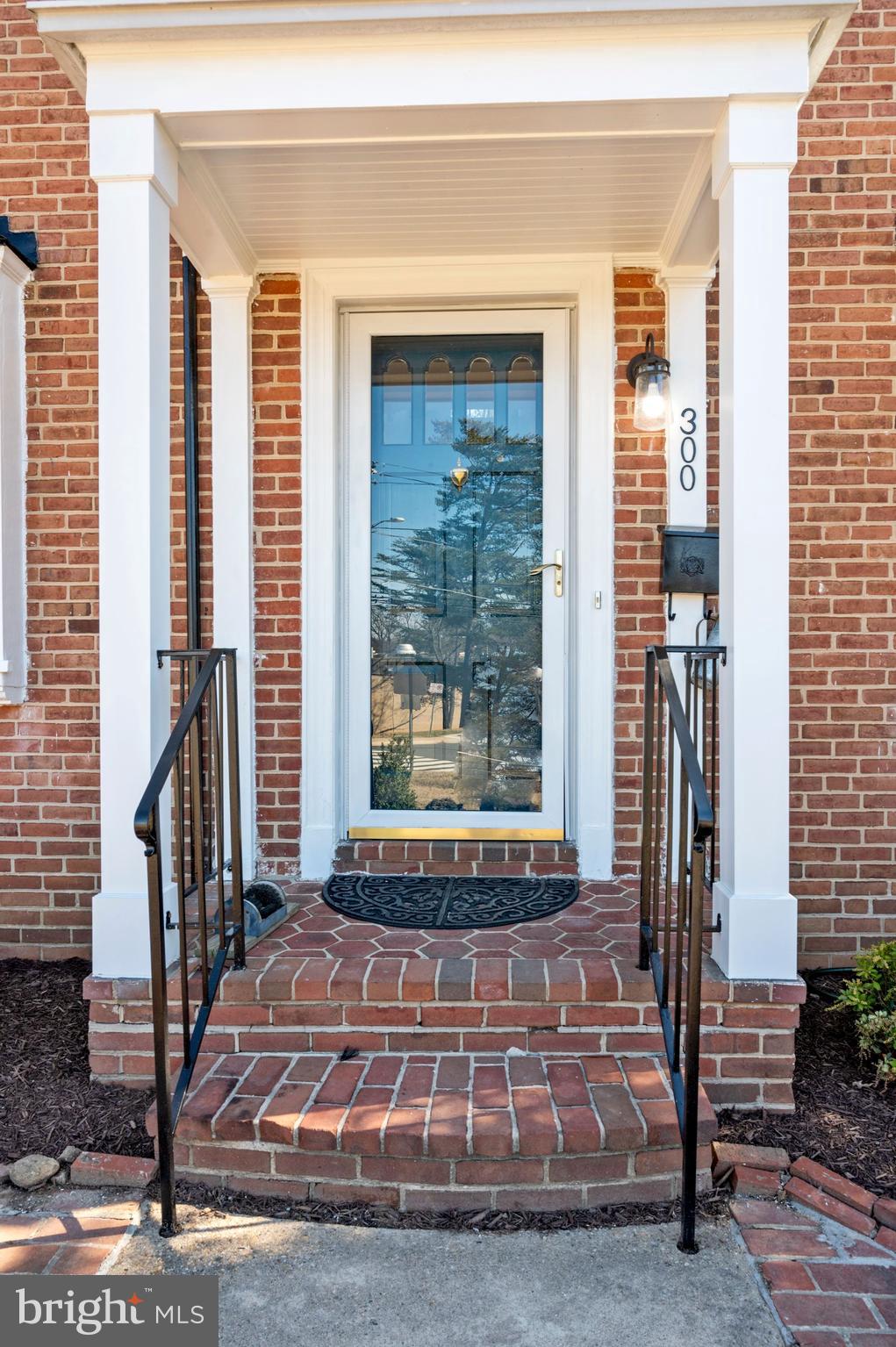 300 St Lawrence Drive Silver Spring, MD 20901 - Photo 4 of 43