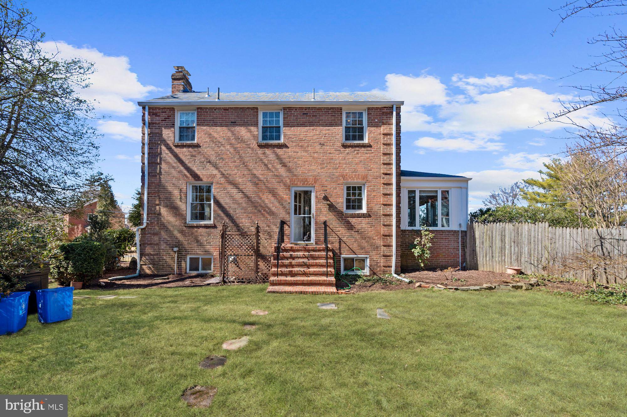 300 St Lawrence Drive Silver Spring, MD 20901 - Photo 5 of 43