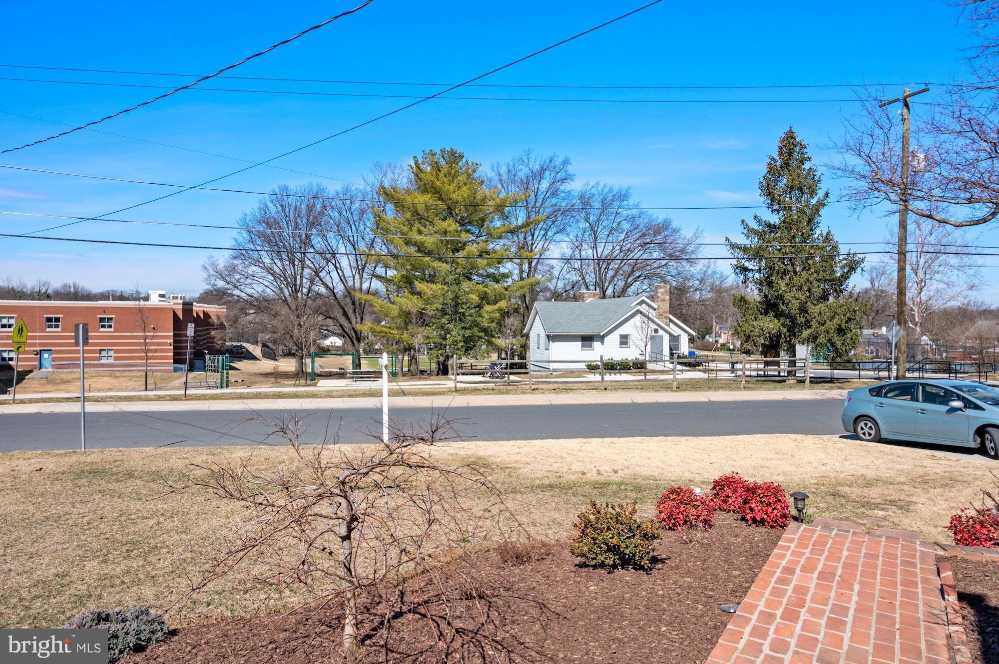 300 St Lawrence Drive Silver Spring, MD 20901 - Photo 7 of 43