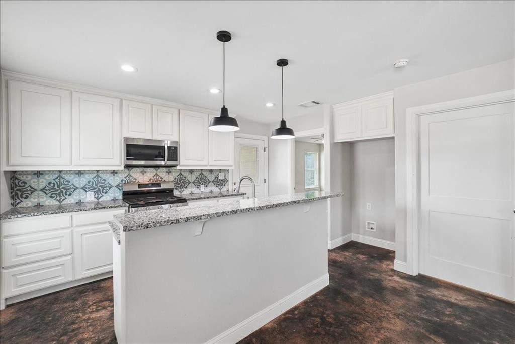 501 East Day Street Denison, TX 75021 - Photo 12 of 28