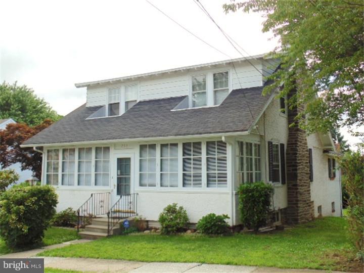 731 Crestview Road Philadelphia, PA 19128 - Photo 3 of 19