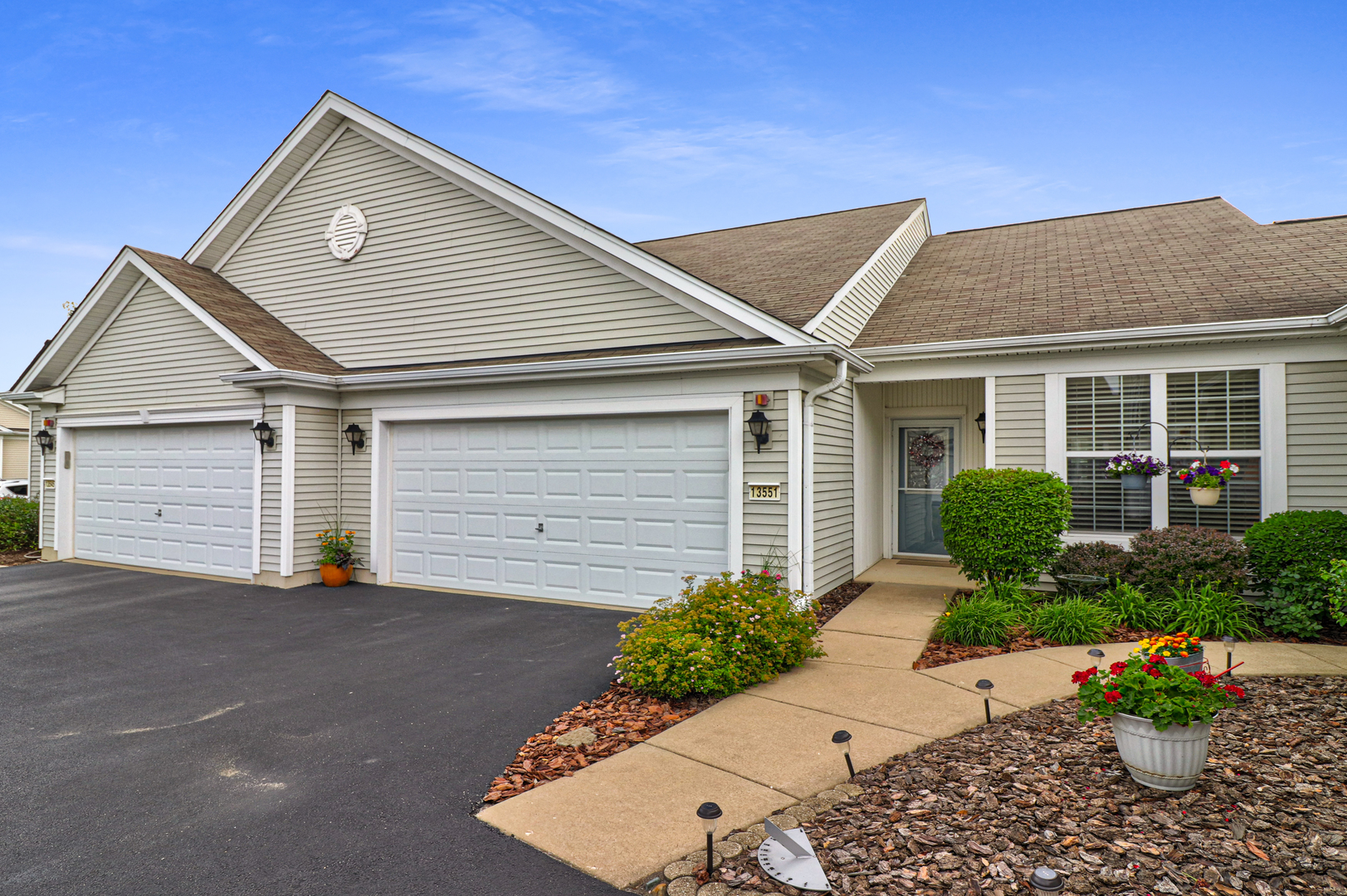 13551 Hemlock Road Huntley, IL 60142 - Photo 2 of 24