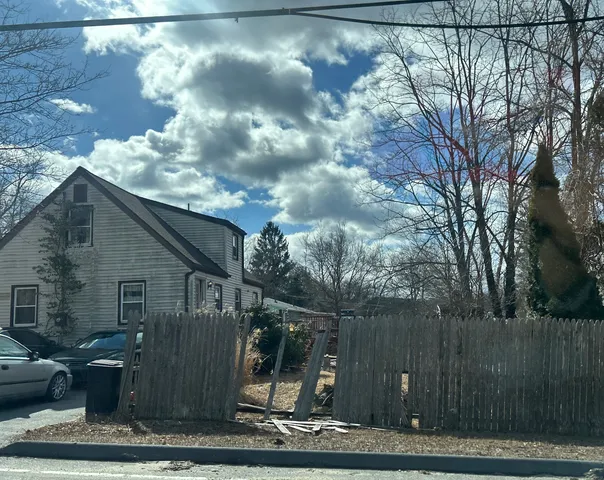 $269,500 | 27 Club Lane, Plymouth, CT 06786