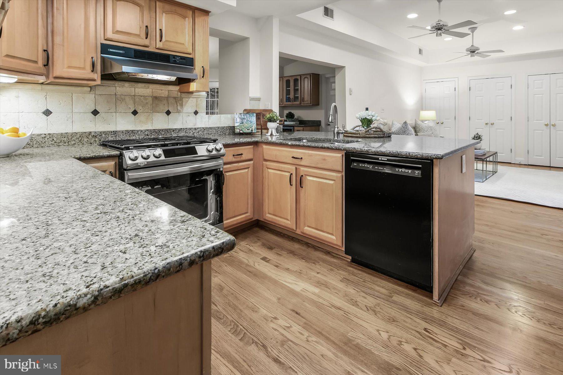 6011 Walhonding Road Bethesda, MD 20816 - Photo 5 of 51 Gallery Image 5
