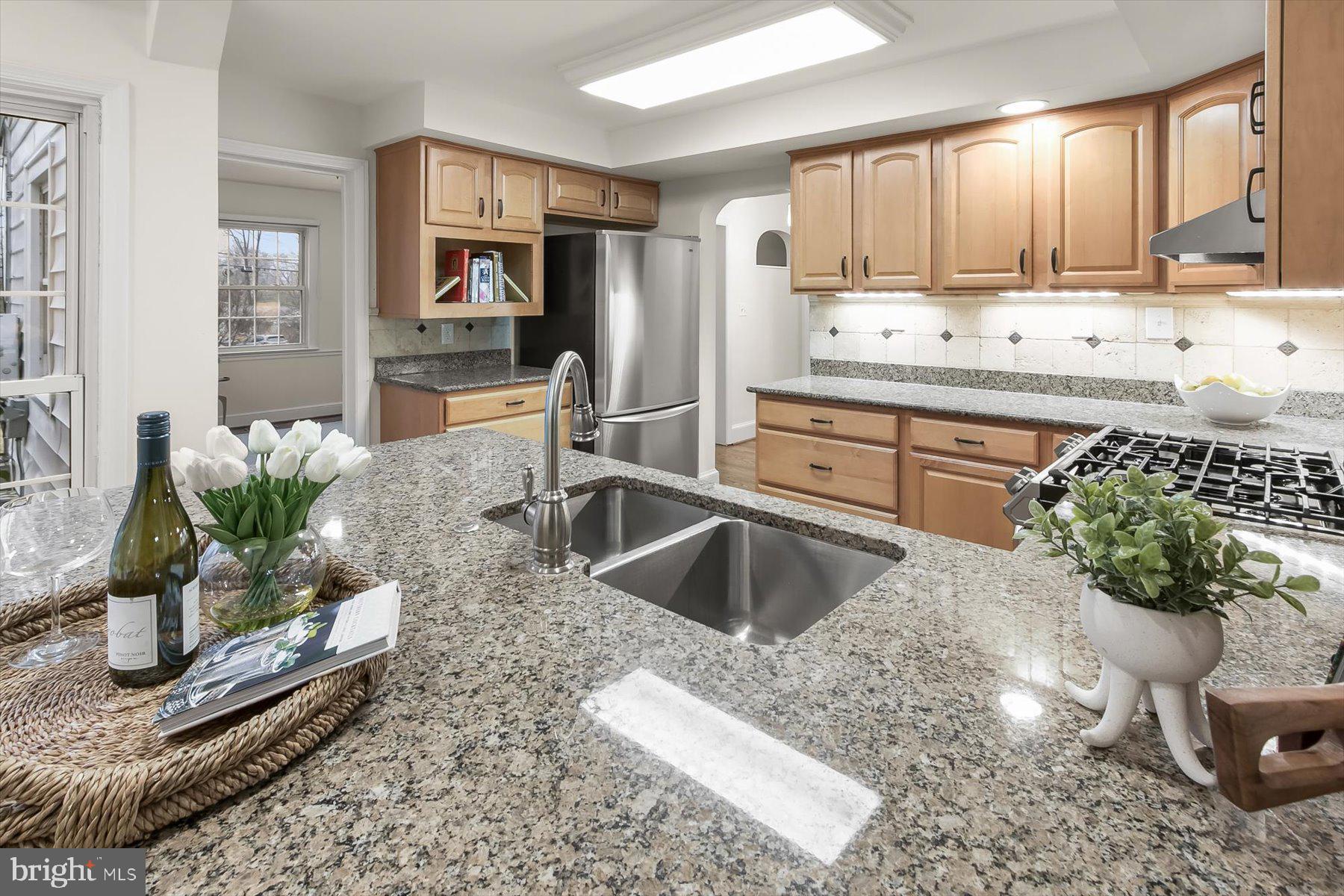 6011 Walhonding Road Bethesda, MD 20816 - Photo 6 of 51 Gallery Image 6
