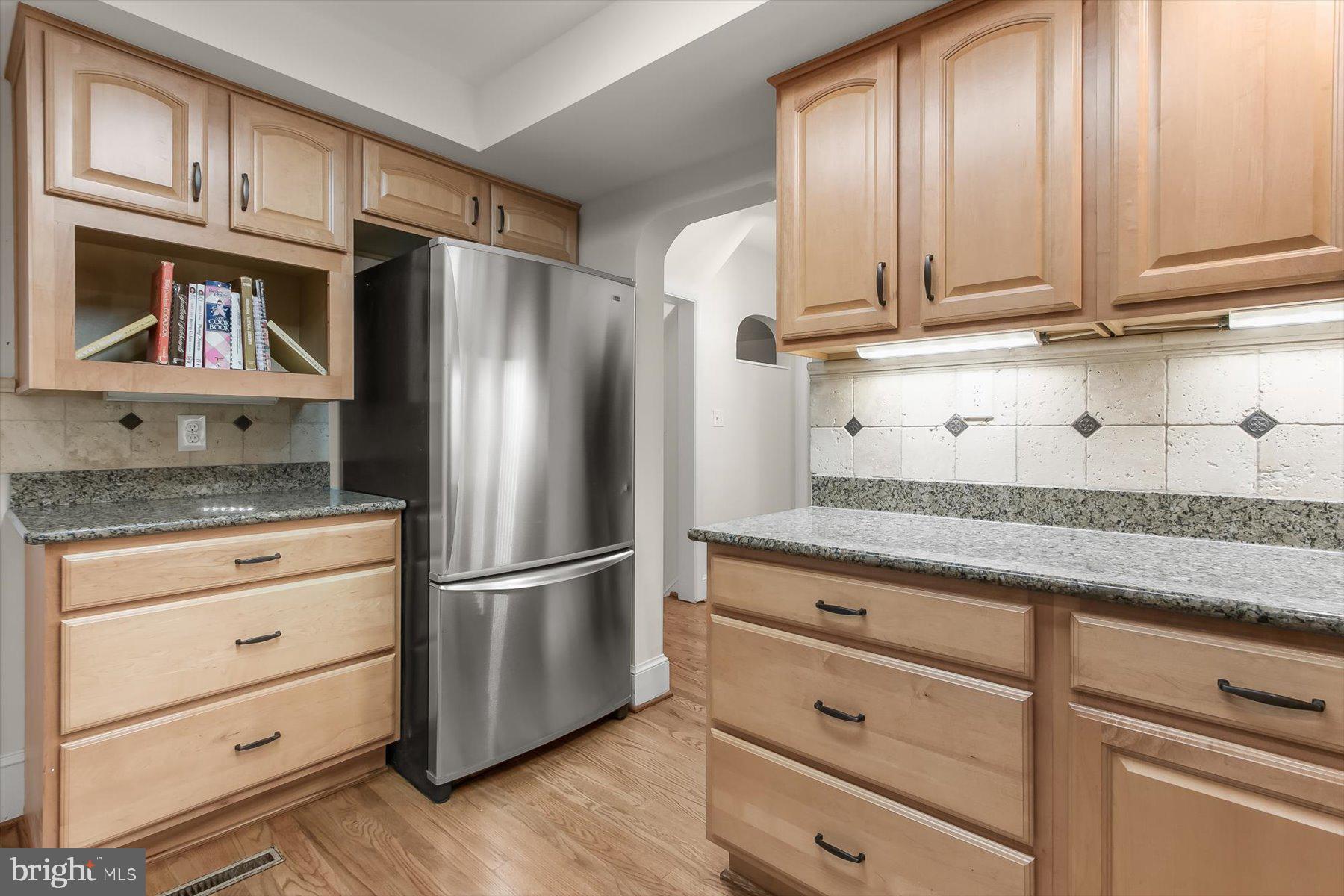 6011 Walhonding Road Bethesda, MD 20816 - Photo 9 of 51 Gallery Image 9