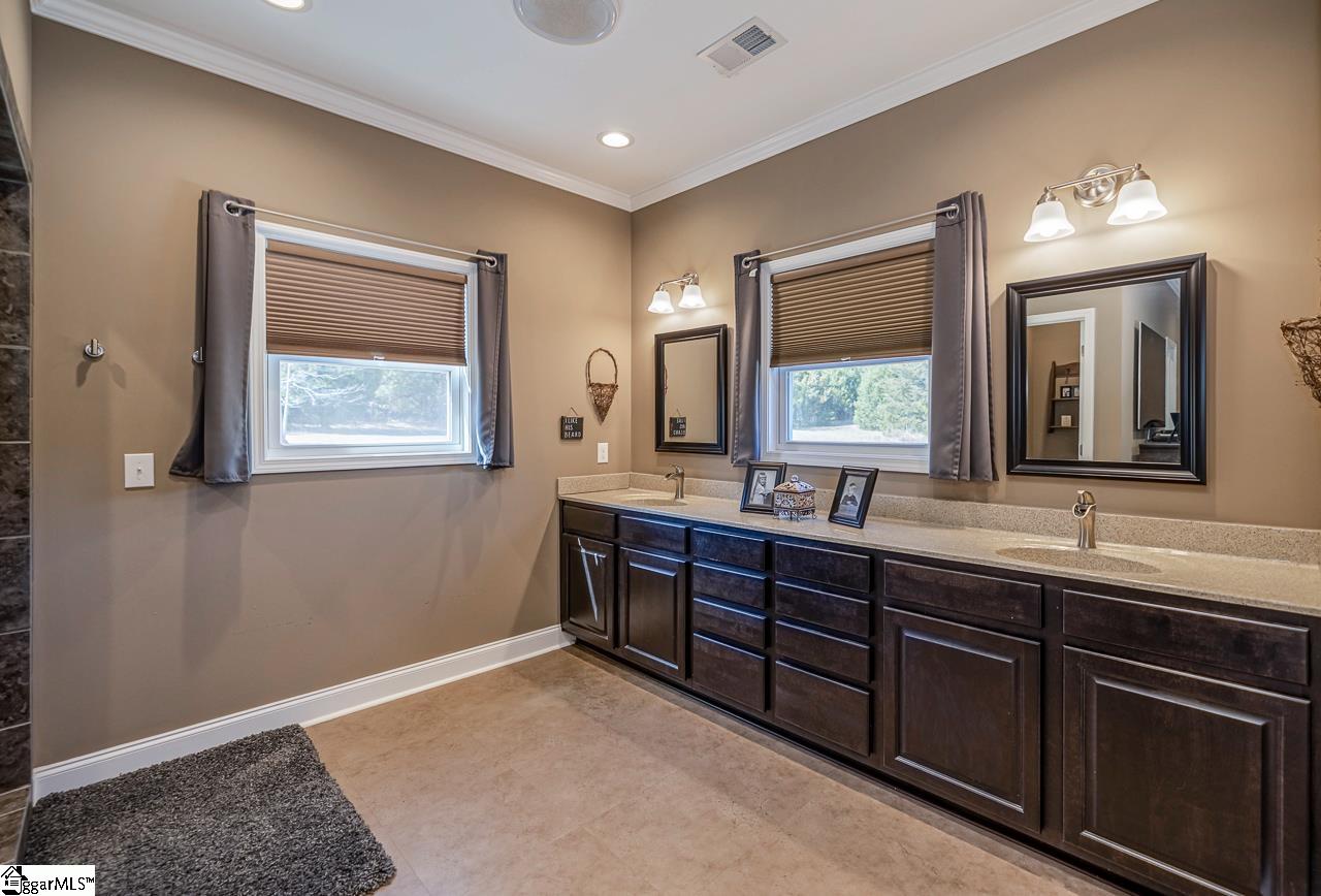 1449 Cooley Road Gray Court, SC 29645 - Photo 17 of 33
