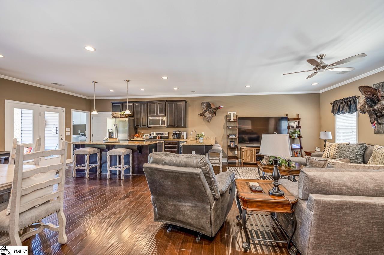 1449 Cooley Road Gray Court, SC 29645 - Photo 5 of 33
