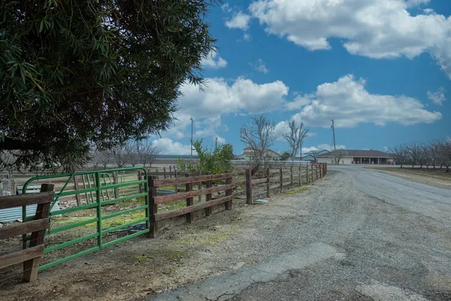 $898,500 | 419 Burkhard Road, Vernalis, CA 95385