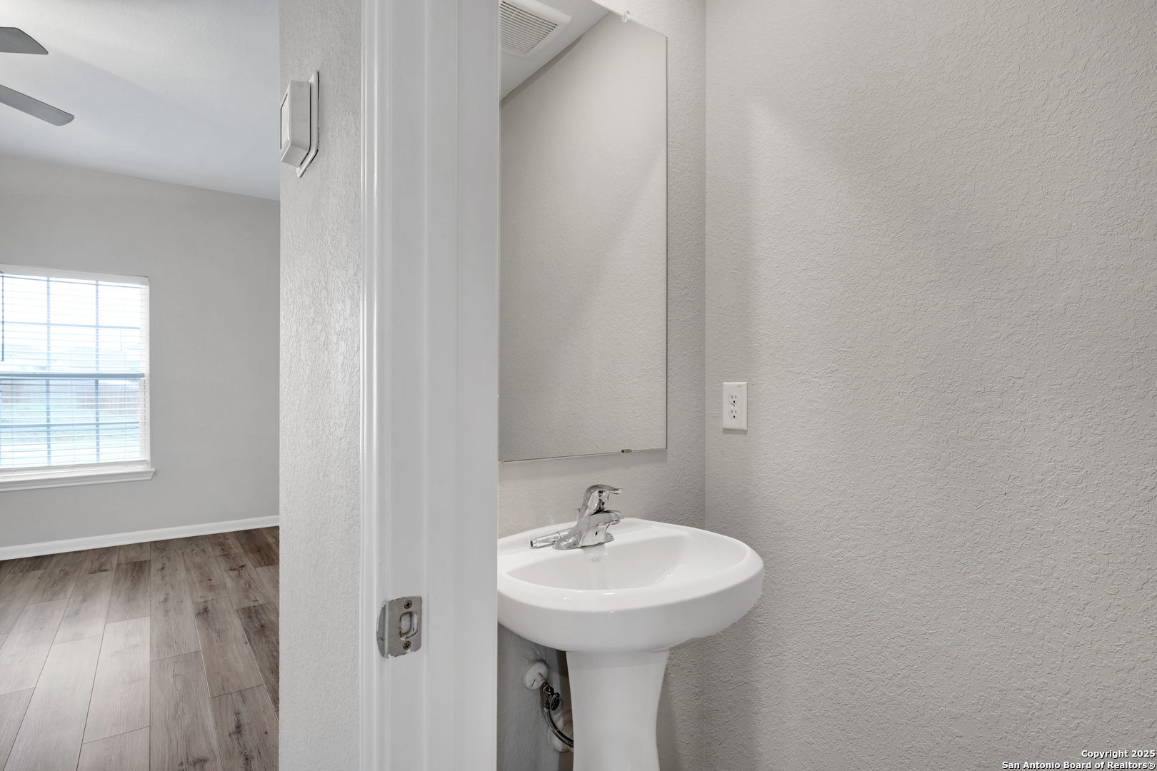 9226 Bennett Forest Converse, TX 78109 - Photo 11 of 27