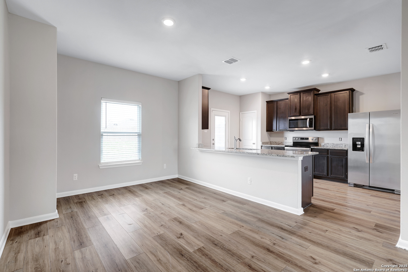 9226 Bennett Forest Converse, TX 78109 - Photo 7 of 27