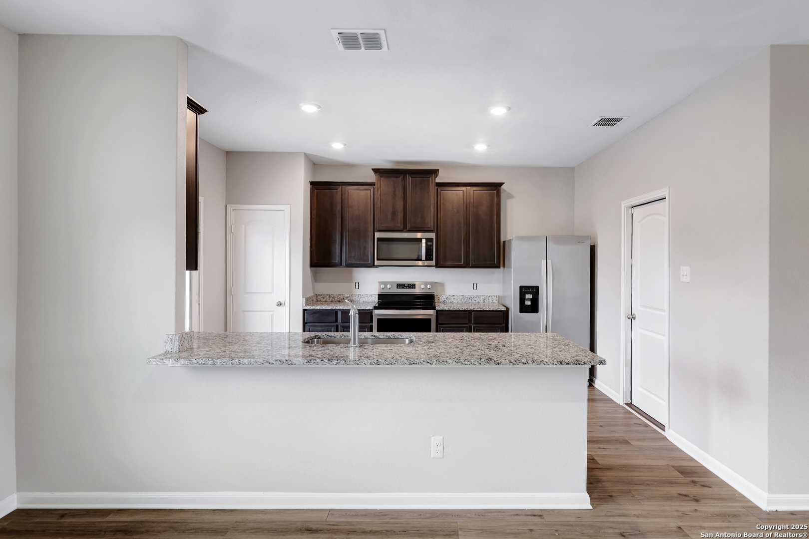 9226 Bennett Forest Converse, TX 78109 - Photo 8 of 27