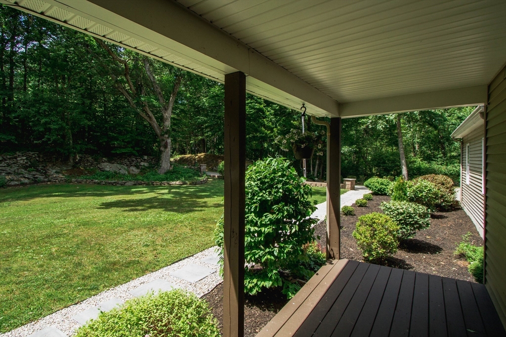 47 East Baylies Road Charlton, MA 01507 - Photo 7 of 42