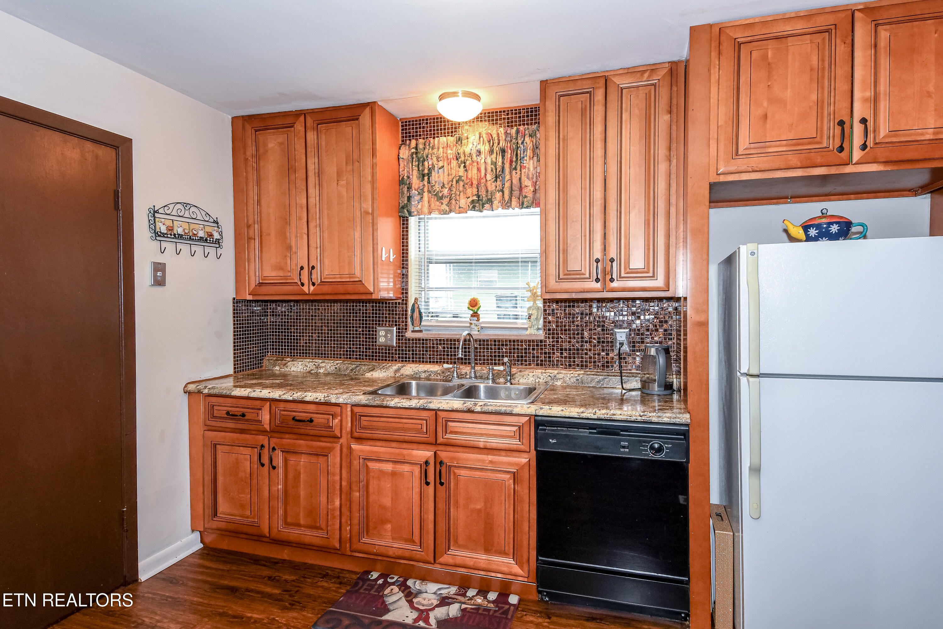 9504 Bob Gray Road Knoxville, TN 37923 - Photo 11 of 46 DSC_6930
