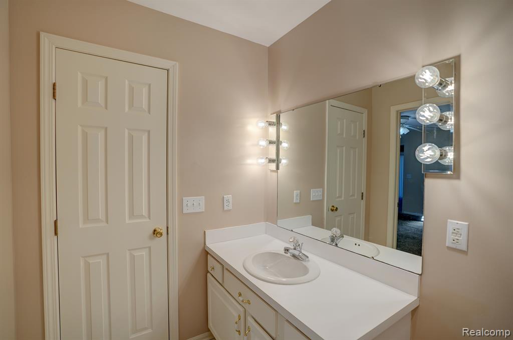 6407 Beecher Road Flint, MI 48532 - Photo 17 of 49 Gallery Image 17