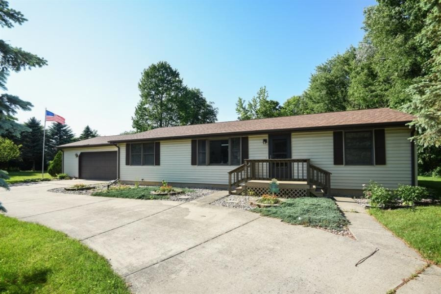 66802 Ellen Road Dowagiac, MI 49047 - Photo 3 of 12 vht_viewer_57