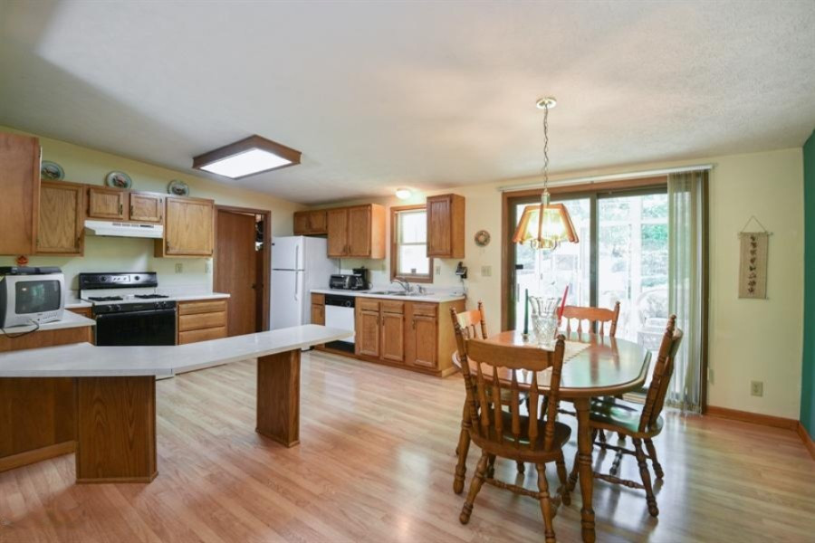 66802 Ellen Road Dowagiac, MI 49047 - Photo 5 of 12 vht_viewer_92