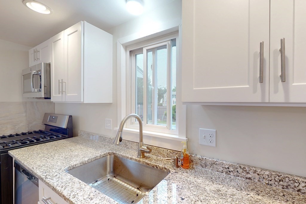 47 Windsor Road Norwood, MA 02062 - Photo 14 of 41 Gallery Image 14